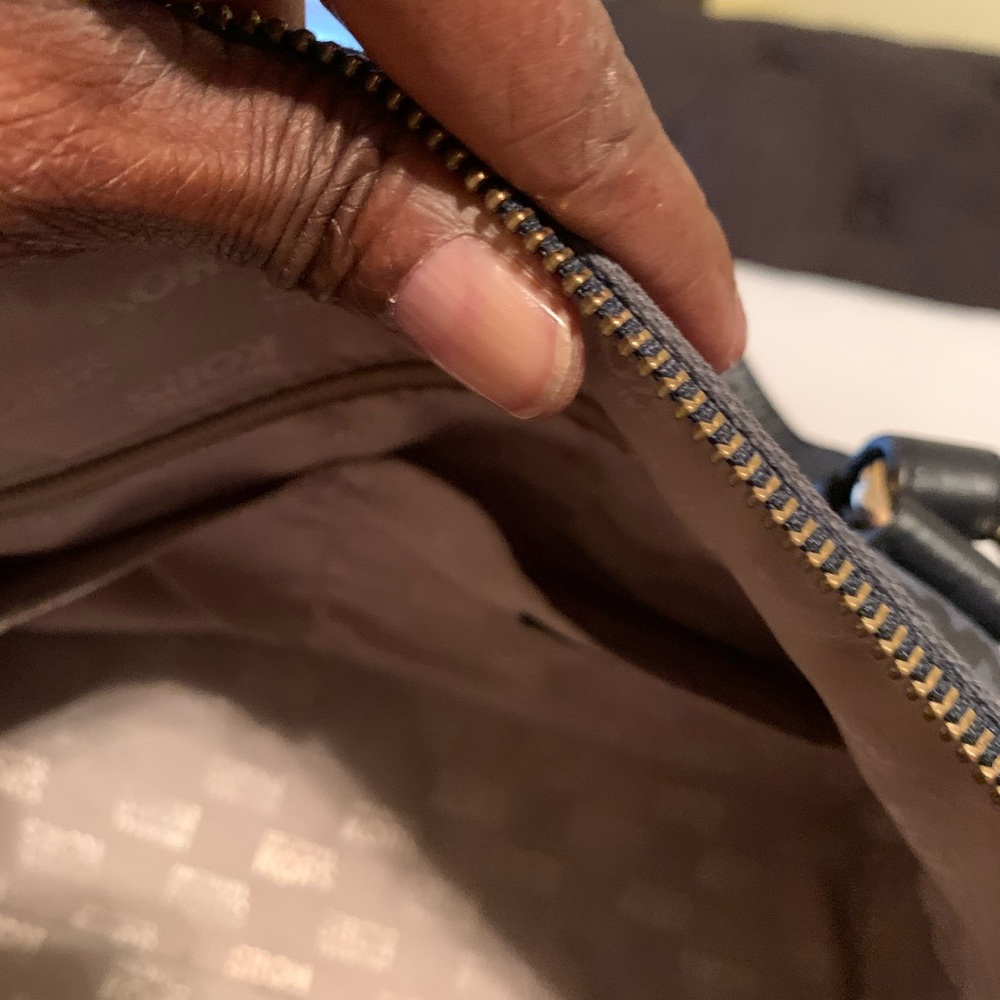 Hand Bag - Picture 3 of 5
